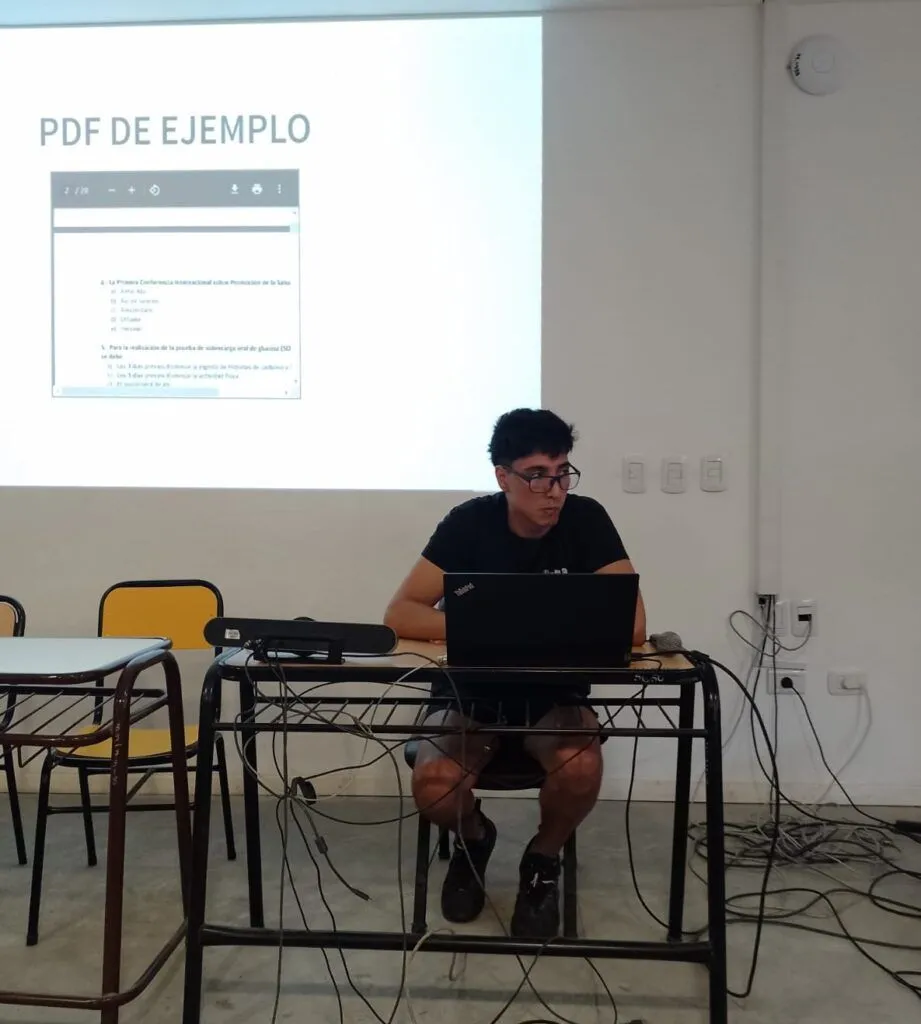 Fabián en la hackatón de accesibilidad